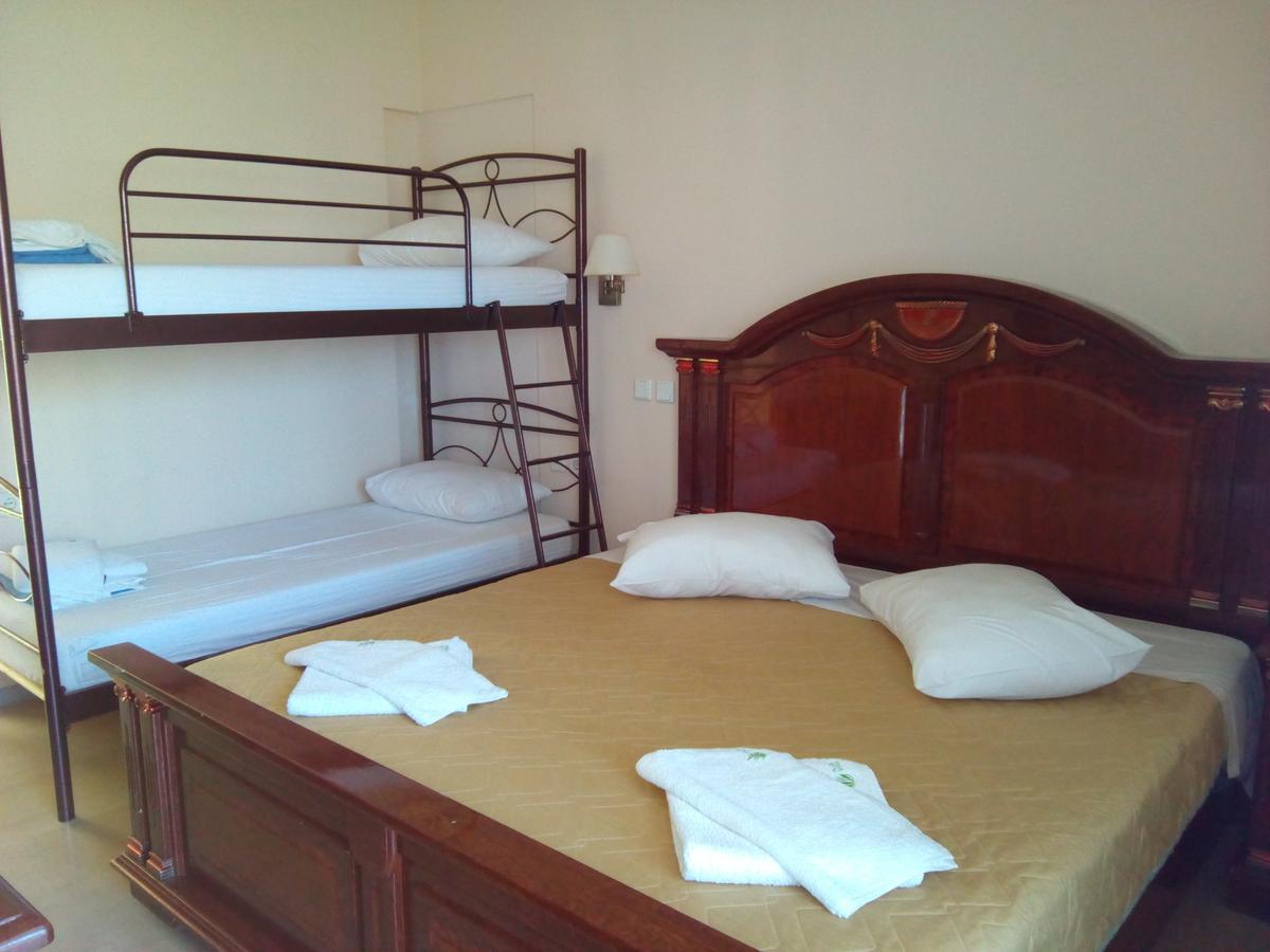 Marzi Beach And Bungalows Hotel Kokkónion Quarto foto